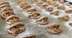 Jemné jablečné taštičky s vůní skořice, které musíte vyzkoušet