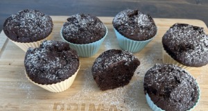 Kakaové muffiny s čokoládovými kousky – nadýchané a plné chuti