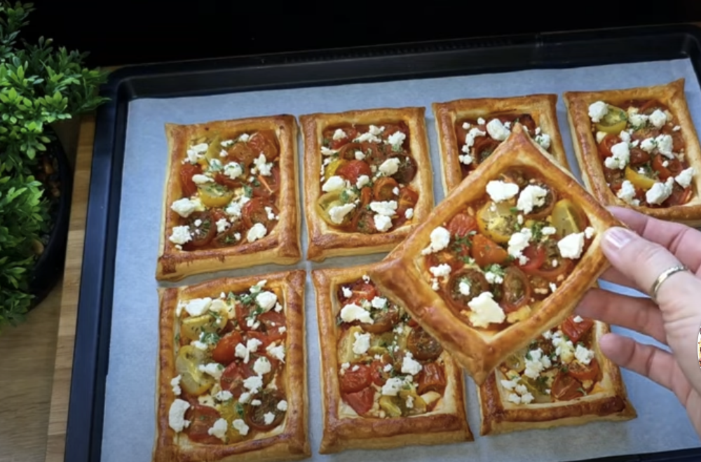 Skvělý nápad na občerstvení z listového těsta - slané pizza placičky 