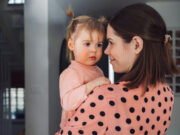 Narození syna ve mně něco zlomilo: K prvorozené dceři necítím lásku, její přítomnost mi jen vadí