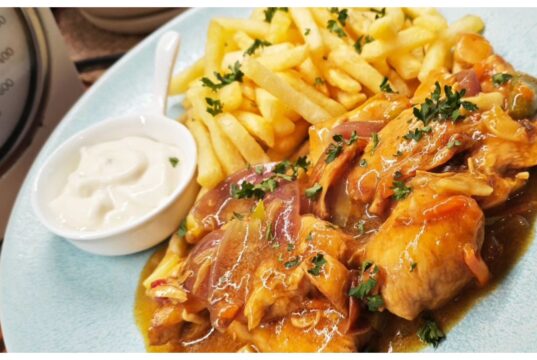 Rychlá a chutná kuřecí směs s hranolky