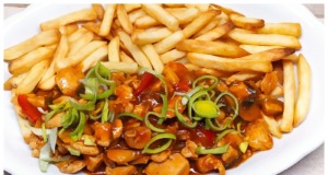 Minutková pikantní kuřecí směs s hranolky Rychlá pikantní kuřecí směs se zeleninou, žampiony a chilli omáčkou