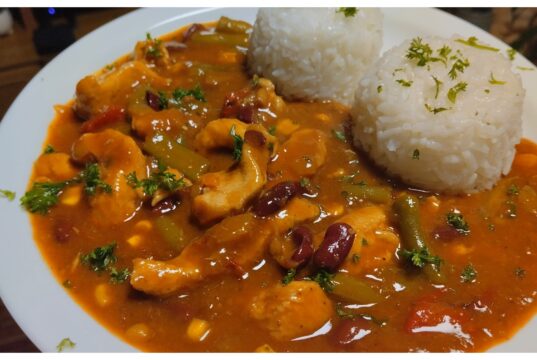 Pikantní mexická směs s rýží – rychlý a chutný recept plný barev a vůní