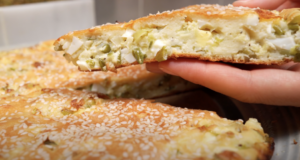 Slaný koláč se smetanou a sezamem – jednoduchý a rychlý recept