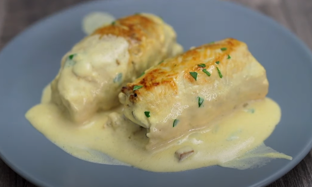 Kuřecí rolky plněné houbami ve smetanové omáčce – lahodný recept