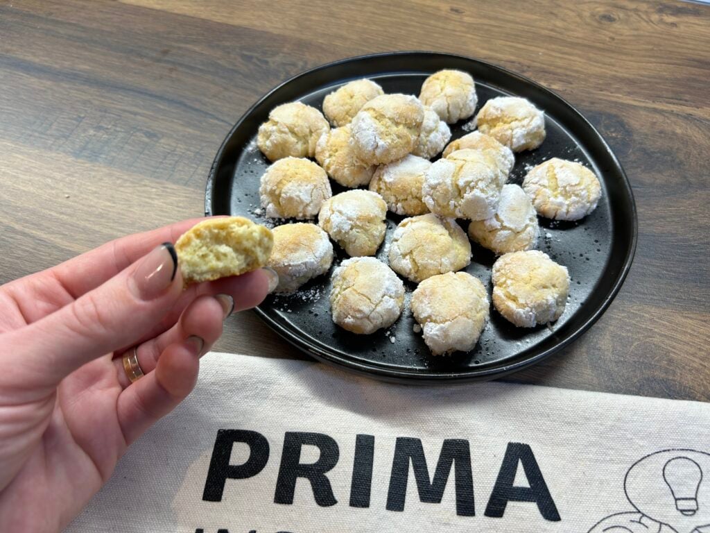 Citronové crinkles – křehké sušenky se svěží chutí