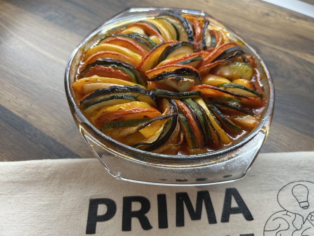 Ratatouille s pečenou zeleninou a voňavou rajčatovou omáčkou