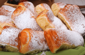 Připravte si tyto nadýchané a vláčné buchty s bílou a tmavou čokoládou – Jako od babičky!