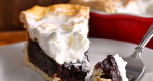 Osvědčený recept na čokoládový koláč s nadýchaným pusinkovým sněhem Osvědčený recept na čokoládový koláč s nadýchaným pusinkovým sněhem