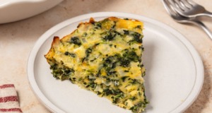 Bezlepkový špenátový quiche bez mouky: Rychlý, jednoduchý a sytý recept Bezlepkový špenátový quiche bez kůrky: Rychlý, jednoduchý a sytý recept