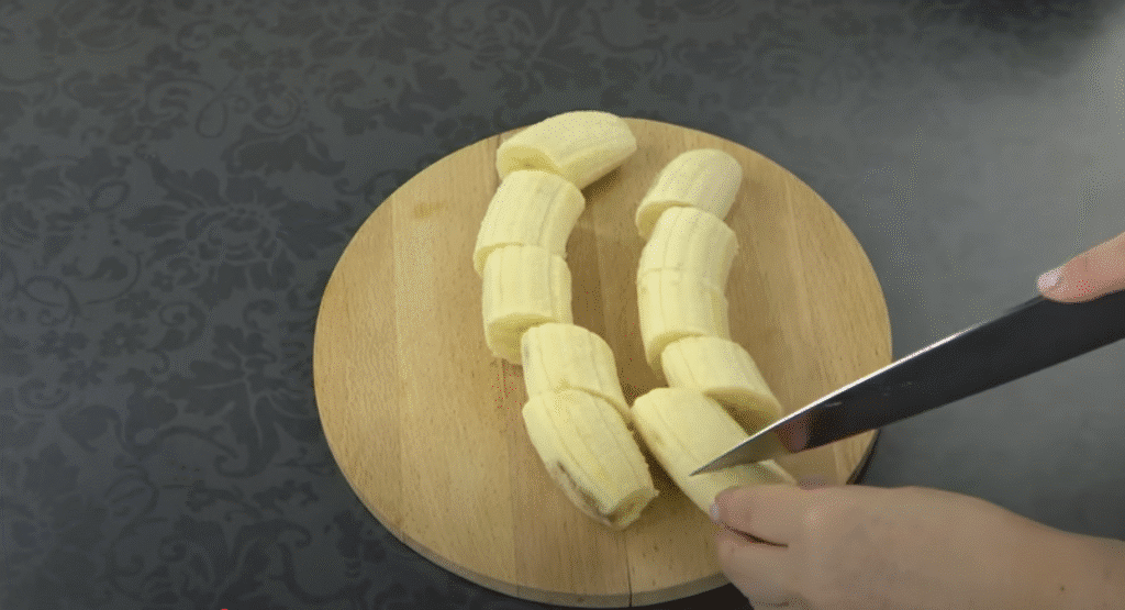 Jednoduchý banánovo-čokoládový dezert s pekanovými ořechy - jednoduchá a snadná příprava!