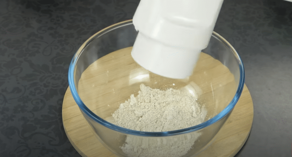 Datlová pochoutka s lískovými ořechy a čokoládovou polevou - jemnost a křupavost v ústech!