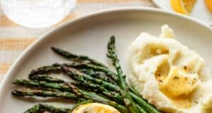 Pečený losos s citronem a česnekem: Šťavnatý, rychlý a plný chuti