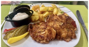 Cikánské kuřecí řízky: Recept na křupavé a šťavnaté řízky s lahodnou omáčkou