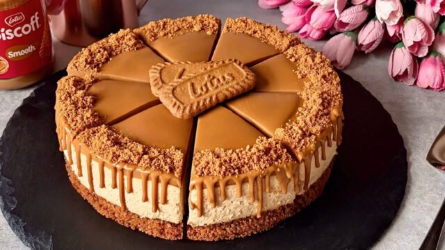 Nepečený Lotus Biscoff cheesecake s tvarohovým krémem a polevou