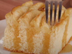 Jednoduchý recept na nadýchaný jablečný koláč - Připravit ho zvládne každý!
