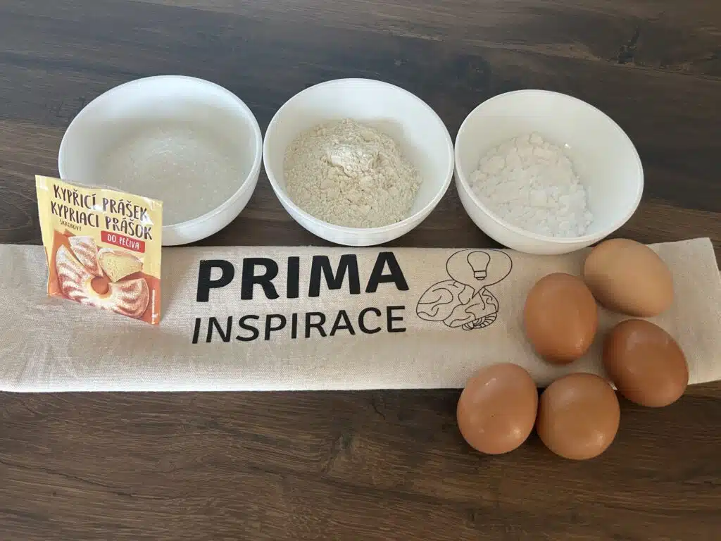 Sunquickové řezy: Jemný piškot s citrusovým krémem a svěží polevou