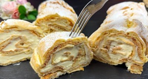 Ananasová roláda s mascarpone krémem: Svěží dezert v odpalovaném těstě Ananasová roláda s jemným mascarpone krémem v křehkém odpalovaném těstě