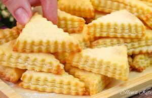 Křehké máslové cukrové trojúhelníčky - ideální k teplému čaji!