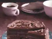 Český čokoládový dort s kávou a ganache polevou