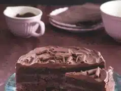 Český čokoládový dort s kávou a ganache polevou