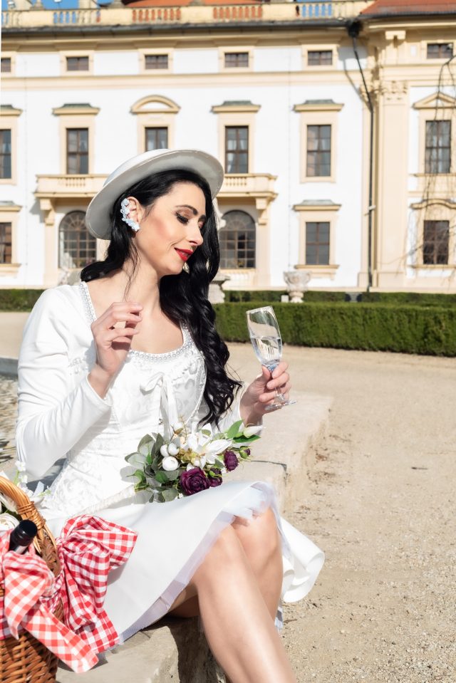 ROZHOVOR: Tajemství háčkovaných šperků – příběhy, které ožívají v každém květu