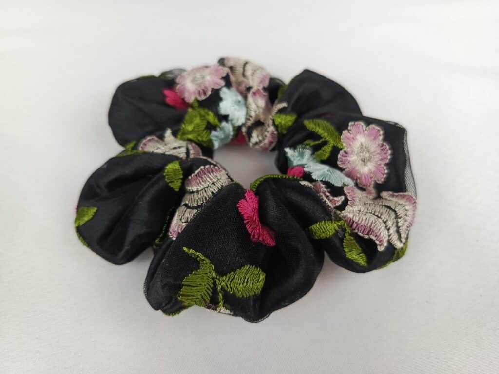ROZHOVOR: Scrunchies jako umění – spojení elegance a originality v jeden celek
