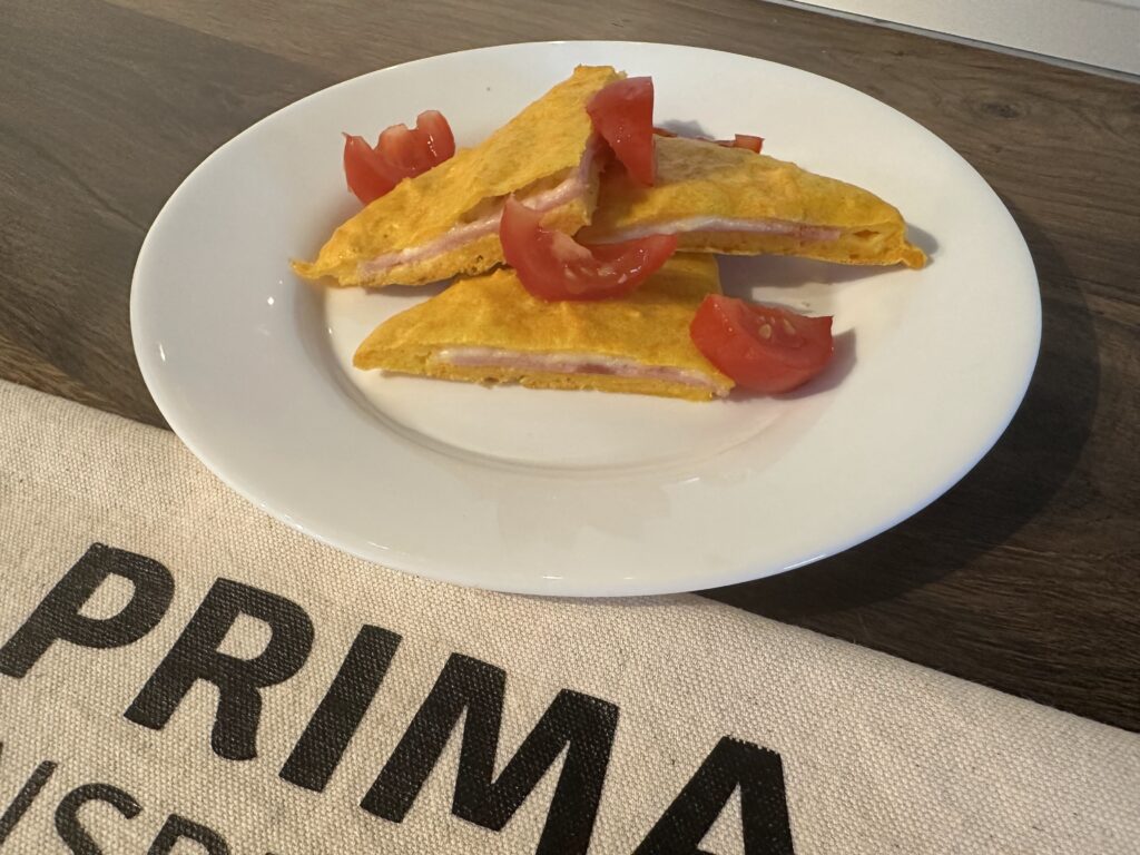 Zapečené mrkvové toasty se šunkou a sýrem - zdravá snídaně i svačina