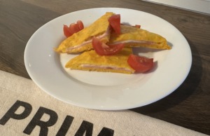 Zapečené mrkvové toasty se šunkou a sýrem – zdravá snídaně i svačina