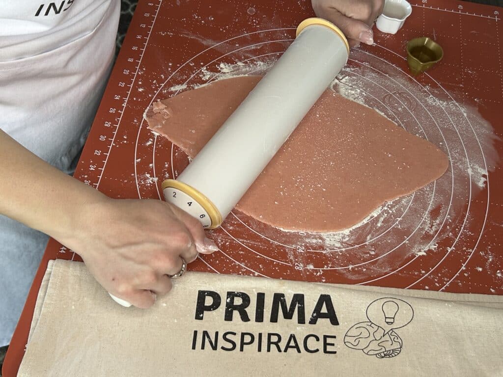 Jahodovo-malinové linecké koláčky s pudinkovým práškem