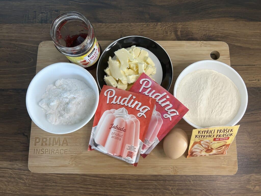Jahodovo-malinové linecké koláčky s pudinkovým práškem