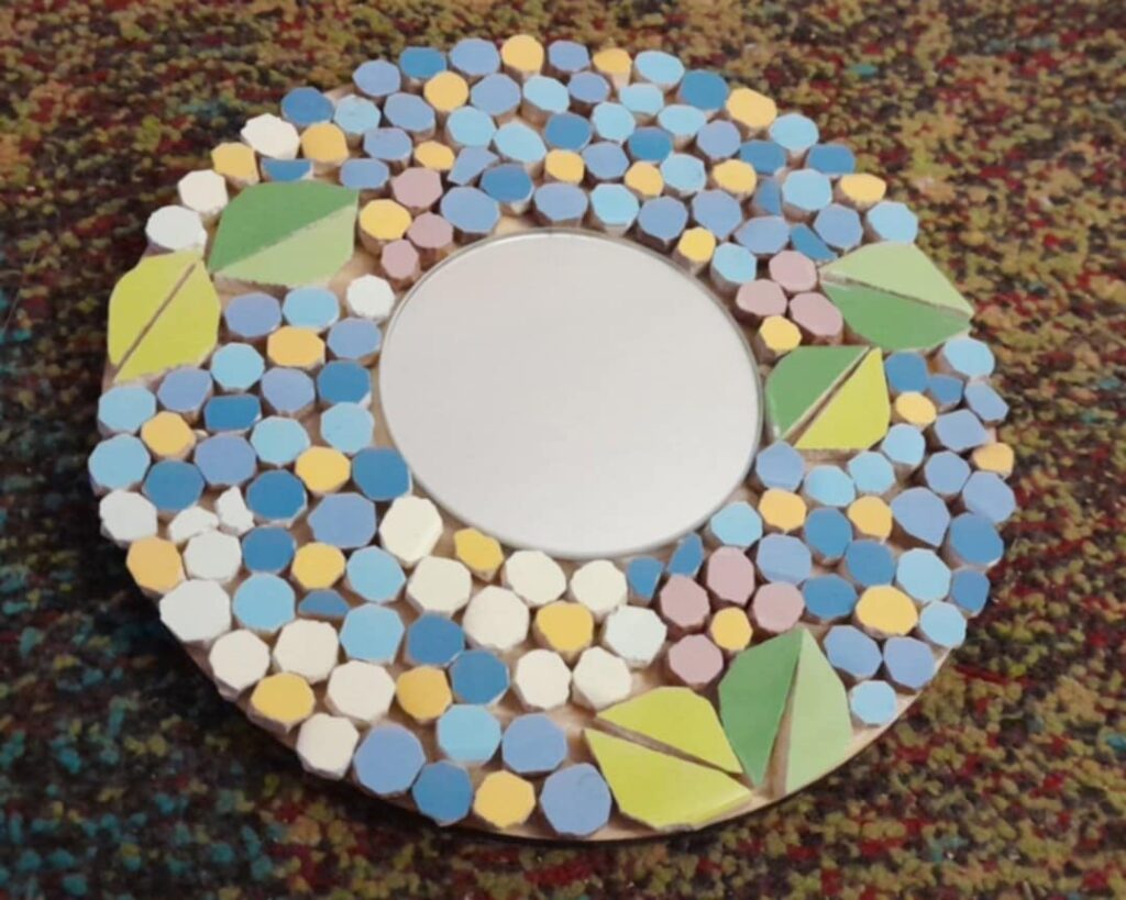 ROZHOVOR: Kouzlo mozaiky – z barevných střepů vzniká jedinečná krása, která okouzlí a zůstane