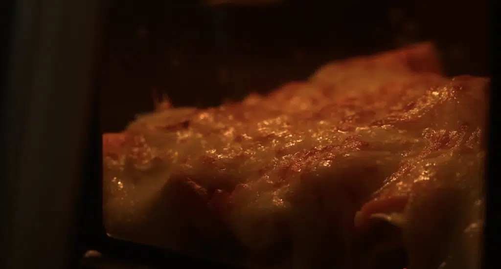 Křupavé rajčatové wrapy s mletým masem a mozzarellou z fritézy – snadná večeře na stole!