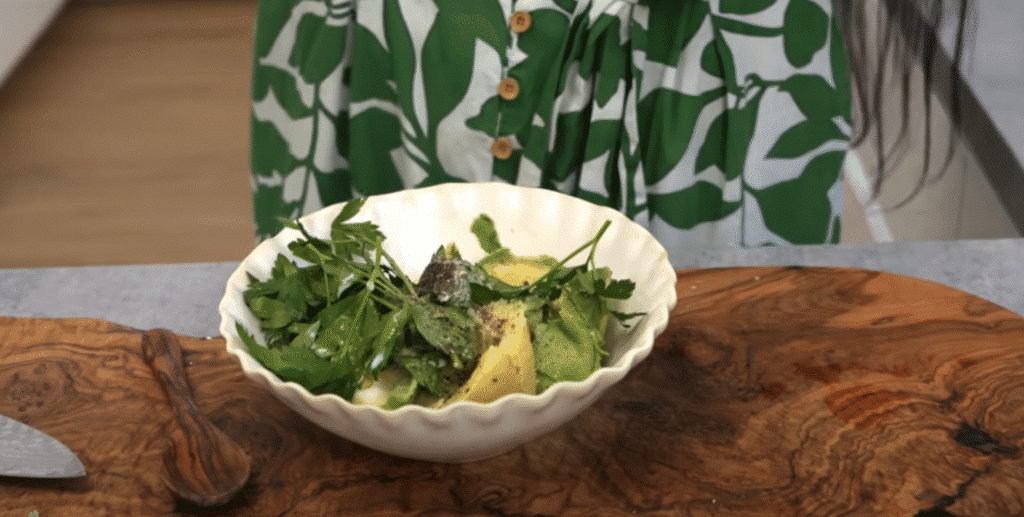 Krémové špagety s avokádovým krémem a pečenou cizrnou - jemné, svěží a plné chuti