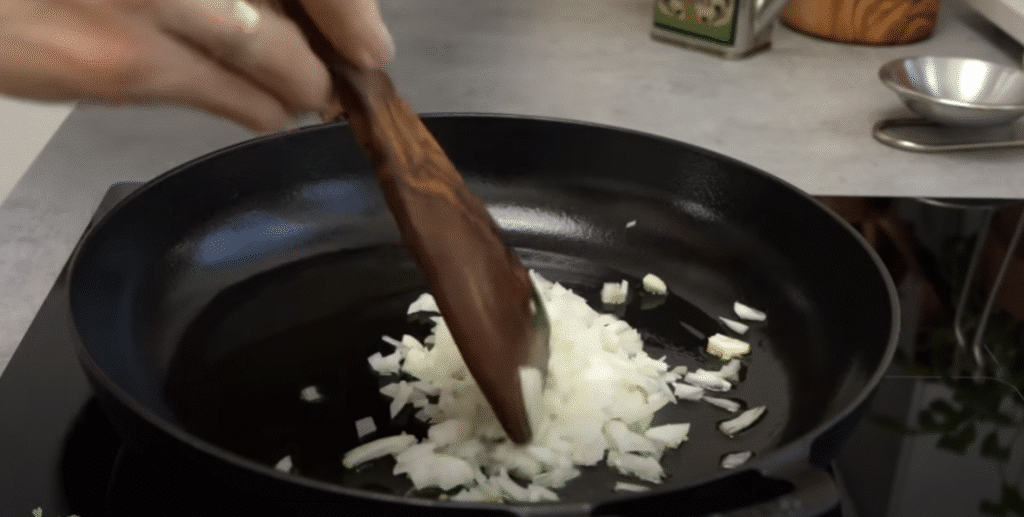 Krémový houbový stroganov s tagliatelle - lahodná večeře nebo oběd na stole!