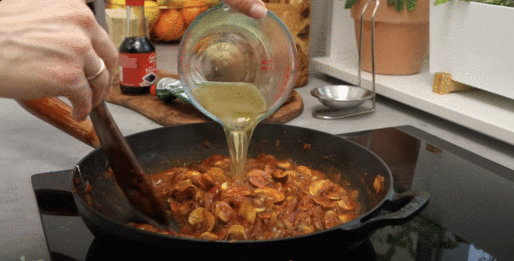 Krémový houbový stroganov s tagliatelle - lahodná večeře nebo oběd na stole!