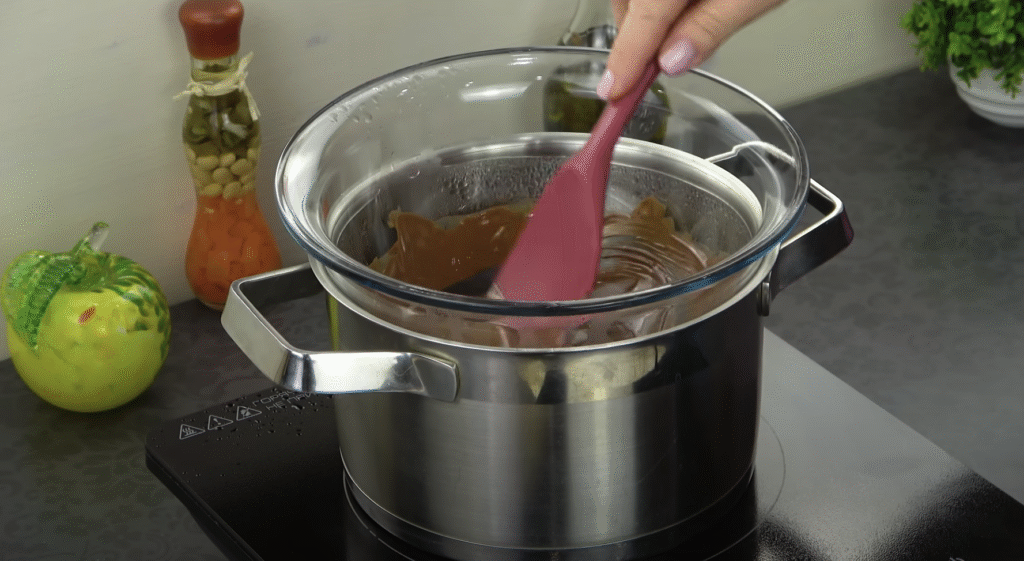 Datlové pralinky v sametové čokoládě s pistáciemi - pouze 3 ingredience!