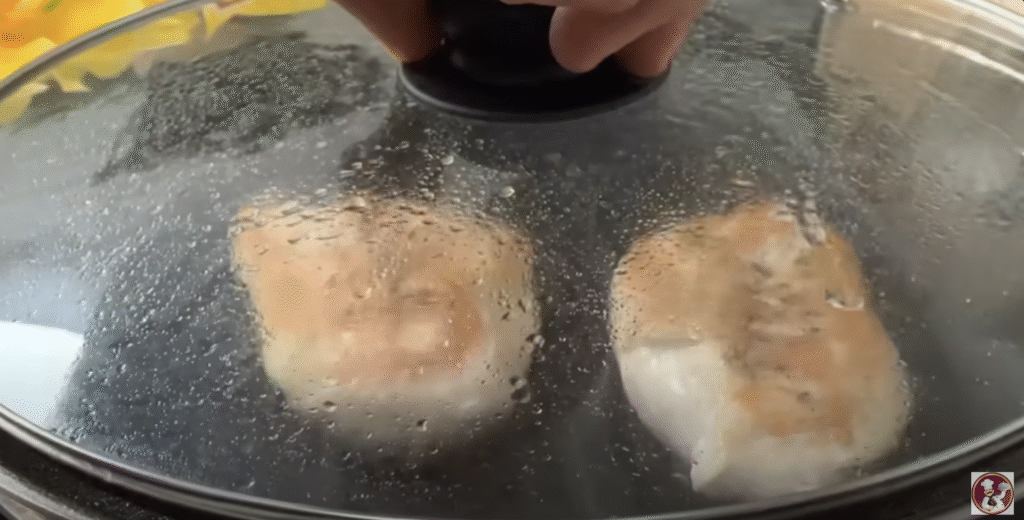 Křupavé tortillové rolky plněné kuřecím masem a sýrem