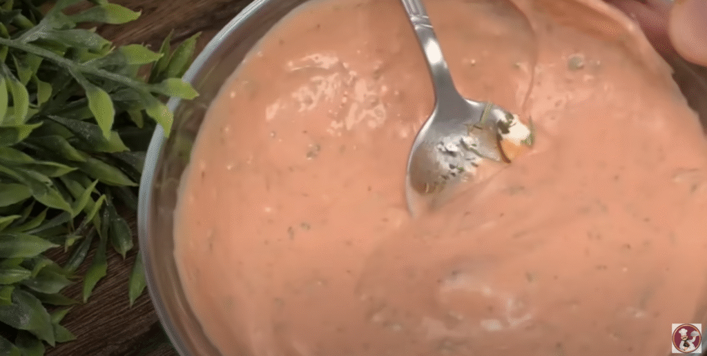 Křupavé tortillové rolky plněné kuřecím masem a sýrem