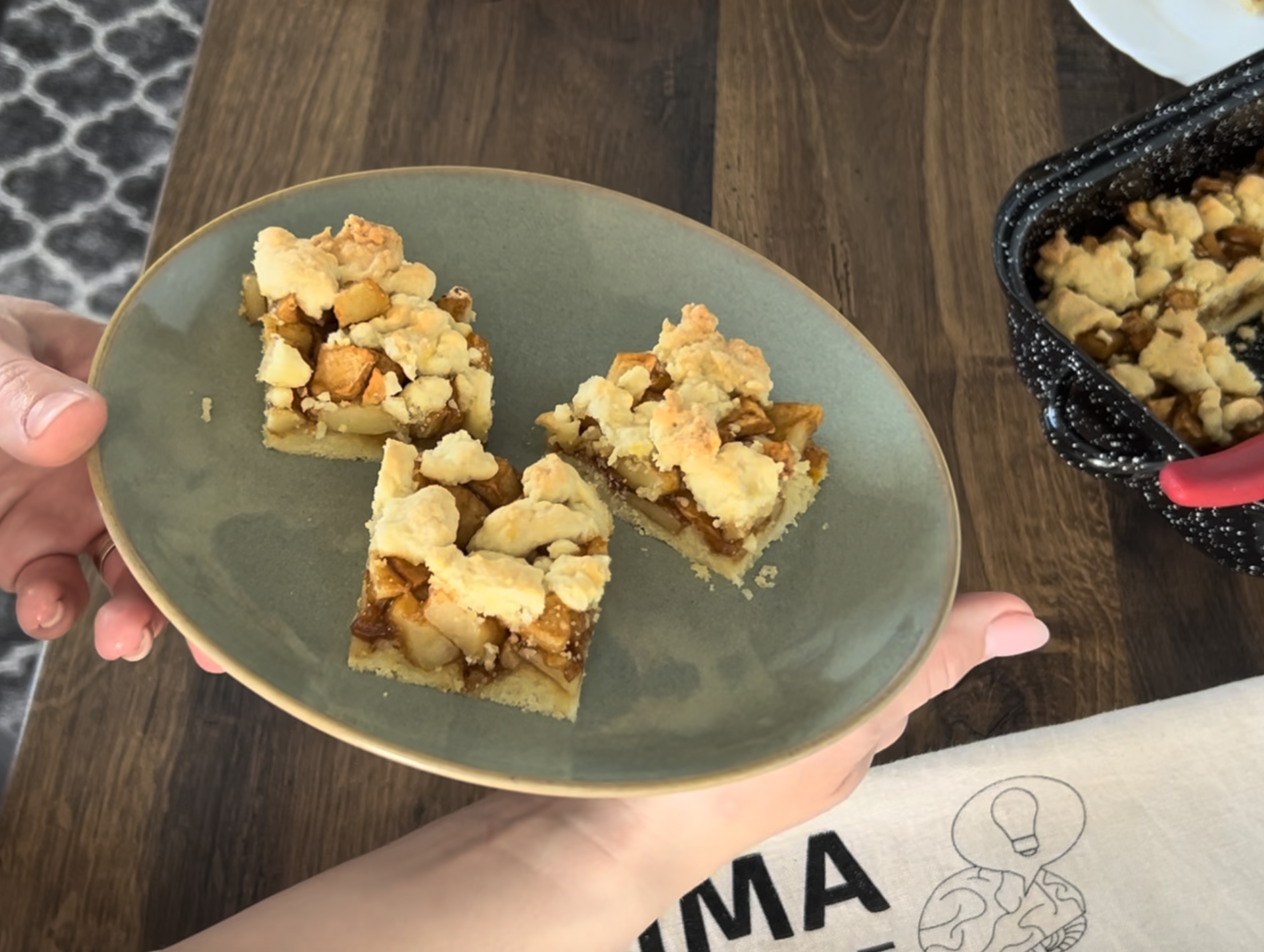 Jablečný koláč s drobenkou - recept, který provoní celý dům