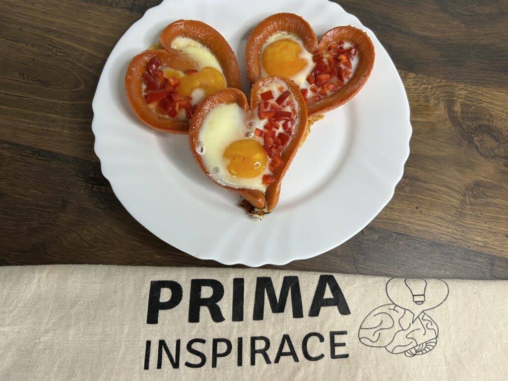 Srdíčkové párky s vejcem - snídaně, která pohladí nejen žaludek