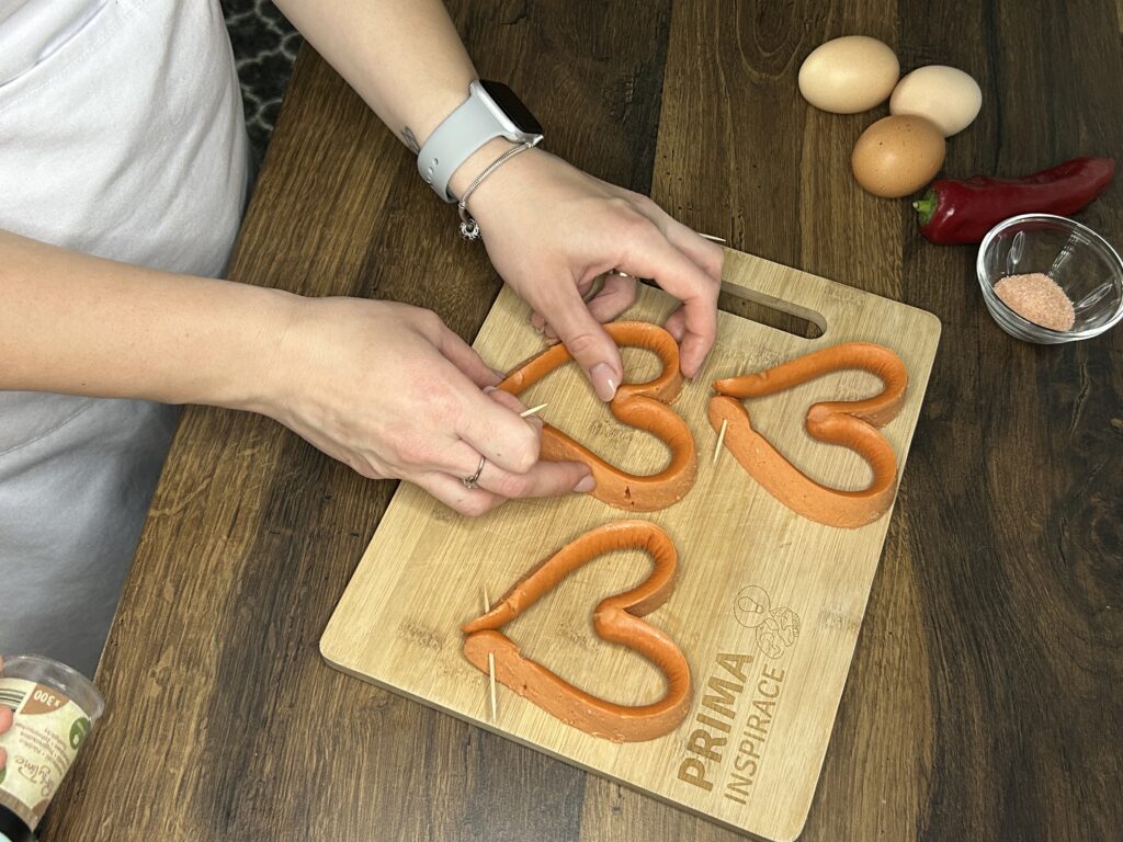 Srdíčkové párky s vejcem - snídaně, která pohladí nejen žaludek