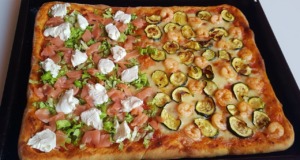 Letní pizza s cuketou, krevetami a lososem: Neodolatelná kombinace chutí Letní pizza s cuketou, krevetami a lososem: Neodolatelná kombinace chutí