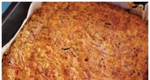 Cukeťák se sýrem, bramborami a uzeninou – slaný zeleninový nákyp, který si zamiluje celá rodina