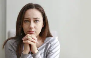 Mám dvacet let a vychovávám své sestry. Můj přítel to už nechce snášet.