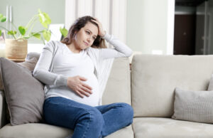 Jsem těhotná a přítel mě podvádí. Nevím, co mám dělat.