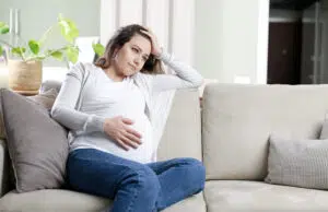 Jsem těhotná a přítel mě podvádí. Nevím, co mám dělat.