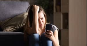 Psala jsem si s cizím mužem. Teď mě drží v pasti.