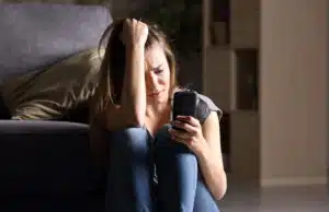 Psala jsem si s cizím mužem. Teď mě drží v pasti.