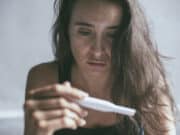 Řekla jsem mu, že čekám dítě. On mi odpověděl tichým odchodem.